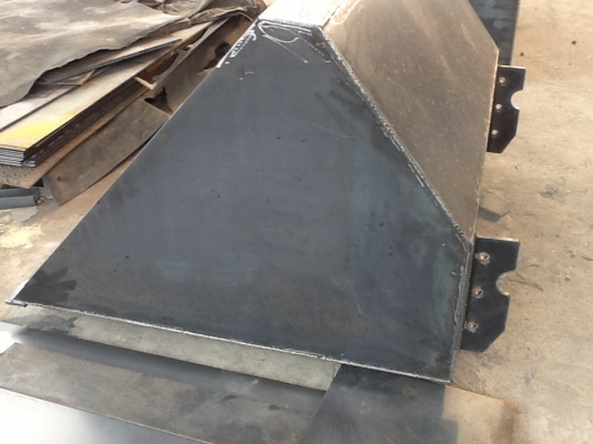 แหล่งรวมรถโฟลค์ลิฟท์งาเทฮิ้งค์ฟอร์คภาคตะวันออกสำหรับตักยางก้อนยางพาราและยางถ้วยขี้ยาง