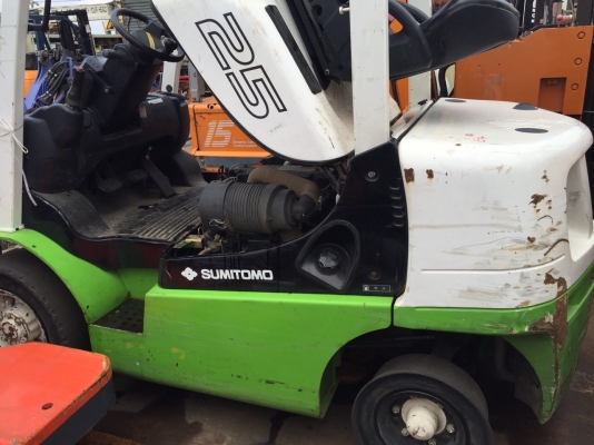 แหล่งรวมรถโฟลค์ลิฟท์งาเทฮิ้งค์ฟอร์คภาคตะวันออกสำหรับตักยางก้อนยางพาราและยางถ้วยขี้ยาง