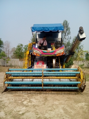 ขายรถเกี่ยวข้าว ไอ้หนุ่มไวไฟ ปี 55