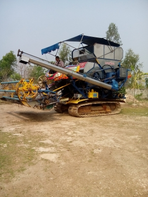 ขายรถเกี่ยวข้าว ไอ้หนุ่มไวไฟ ปี 55