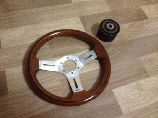 ขายพวงมาลัยไม้แท้3ก้าน DBAแท้ made in ltaly ขนาด13นิ้้ว สภาพokไม้ไม่มีร้าว พร้อมคอใส่toyota ราคา1600บาท โทร0924462525โส