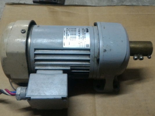 มอเตอร์เกียร์ทด NISSEI ขนาด 200 W. ทดแล้วหมุนที่  58 รอบต่อนาที โครงสร้างอลูมิเนียมอัลลอย