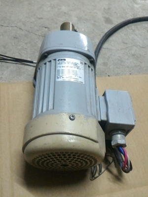 มอเตอร์เกียร์ทด NISSEI ขนาด 200 W. ทดแล้วหมุนที่  58 รอบต่อนาที โครงสร้างอลูมิเนียมอัลลอย