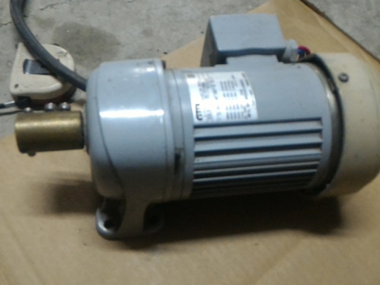 มอเตอร์เกียร์ทด NISSEI ขนาด 200 W. ทดแล้วหมุนที่  58 รอบต่อนาที โครงสร้างอลูมิเนียมอัลลอย