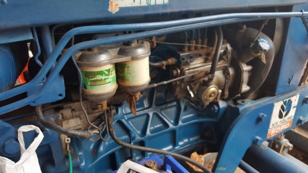 ขายรถไถฟร์อด เสื้อลาย เครื่องแน่น อุปกรณ์ ใบดันหน้า ผาน7 สภาพพร้อมใช้งาน เกียร์ดี