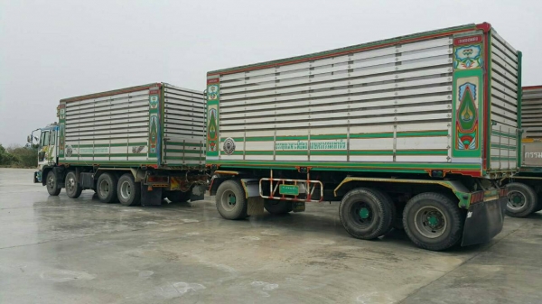 ขายรถพ่วง 24 ล้อ แม่-ลูก กระบะเนียมคอกเกษตรดั้ม อู่.รวมชัย HINO FM3M วางเครื่อง.P11C-320 แรง เกียร์อีตั้น ราคา.1650000 สนใจรีบจองด่วน