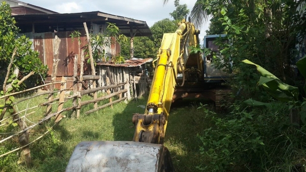 ขายรถขุดแบ็คโค SK200-3มาร์คทรีไฟฟ้าตัด สภาพทำงานปกติ ช่วงล่างดี ปั๊มแห้ง เครื่องดี