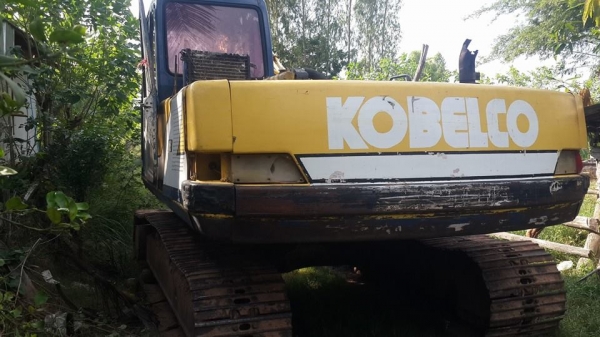 ขายรถขุดแบ็คโค SK200-3มาร์คทรีไฟฟ้าตัด สภาพทำงานปกติ ช่วงล่างดี ปั๊มแห้ง เครื่องดี