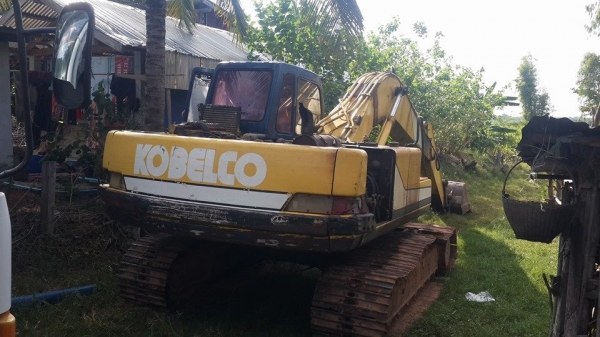 ขายรถขุดแบ็คโค SK200-3มาร์คทรีไฟฟ้าตัด สภาพทำงานปกติ ช่วงล่างดี ปั๊มแห้ง เครื่องดี