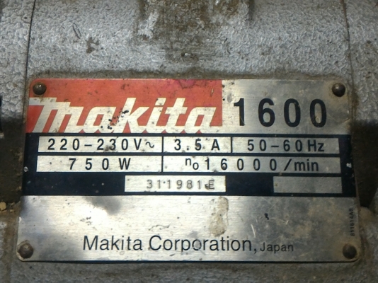 กบไฟฟ้าไสไม้ขนาด 3 นิ้ว ยี่ห้อ makita รุ่น 1600 ขนาด 750 W. ผลิตจากญี่ปุ่นของแท้  ทำงานได้ดี ทนทาน