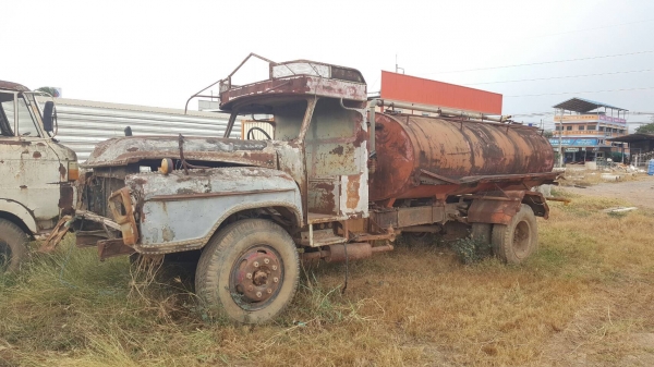 ขาย รถบรรทุกน้ำ 6 ล้อ หัวยาว ไม่มีทะเบียน เครื่อง 6BD1 165 แรงม้า ปั้มน้ำครบ รถใช้งานได้ปกติ ราคาต่อรองได้