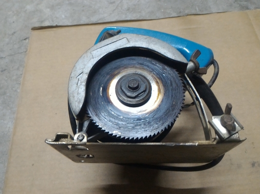 เครื่องตัดกระเบื้องแบบเปรียก ใช้น้ำช่วย ยี่ห้อ OKURA ขนาด 1200 W.