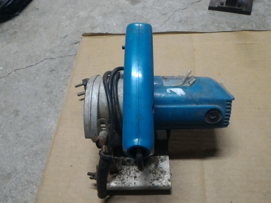 เครื่องตัดกระเบื้องแบบเปรียก ใช้น้ำช่วย ยี่ห้อ OKURA ขนาด 1200 W.