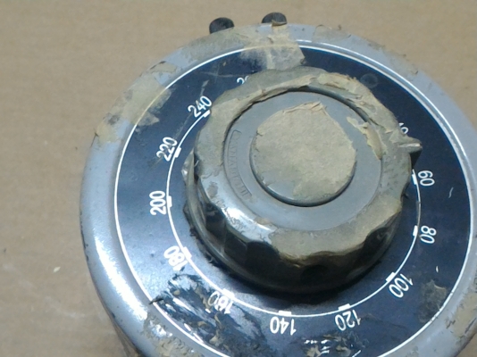 หม้อแปลงปรับเพิ่ม-ลดแรงดัน ยี่ห้อ YAMABISHI  แบบปรับแรงดันได้ตามต้องการตั้งแต่ 0 - 260 V. จากญี่ปุ่น ขนาดถึง 5 A.