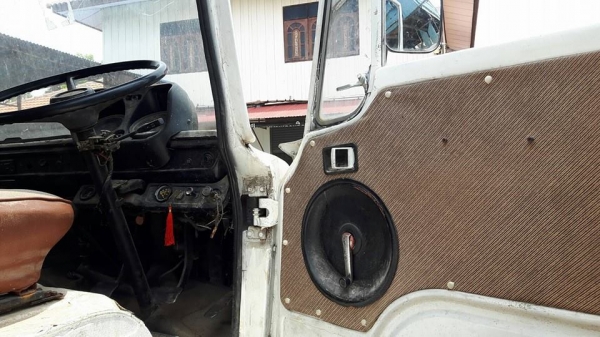 ขาย6ล้อดัมพ์ยยาง900R20 HINO KR300 160แรง รถเก่าเก็บ แชชซีสวย เครื่องดี ภายในสวย เอกสารเล่มทะเบียนครบ พร้อมวิ่งงาน