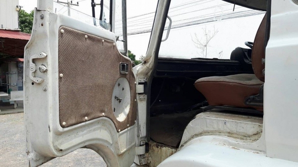 ขาย6ล้อดัมพ์ยยาง900R20 HINO KR300 160แรง รถเก่าเก็บ แชชซีสวย เครื่องดี ภายในสวย เอกสารเล่มทะเบียนครบ พร้อมวิ่งงาน