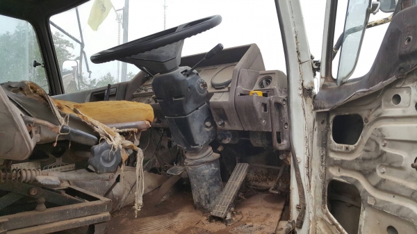 ขาย รถโม่ปูน โม่ตรง 5 คิว ไม่มีทะเบียน HINO ZM ช่วงล่างเบรคแห้ง เครื่อง EK100 260 แรงม้า คัสซีสวย เบรคทิฟฟี่ พวงมาลัยพาวเวอร์ รถใช้งานอยู่ครับ