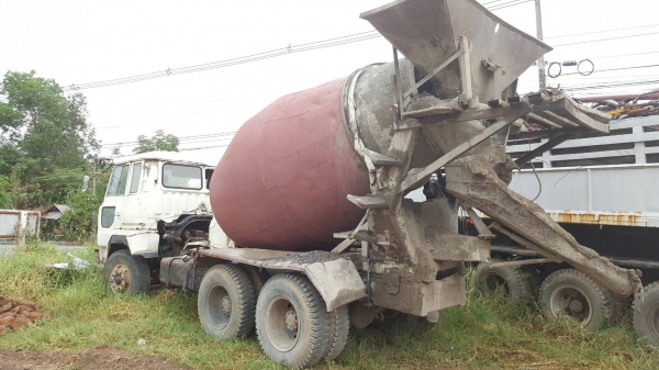 ขาย รถโม่ปูน โม่ตรง 5 คิว ไม่มีทะเบียน HINO ZM ช่วงล่างเบรคแห้ง เครื่อง EK100 260 แรงม้า คัสซีสวย เบรคทิฟฟี่ พวงมาลัยพาวเวอร์ รถใช้งานอยู่ครับ