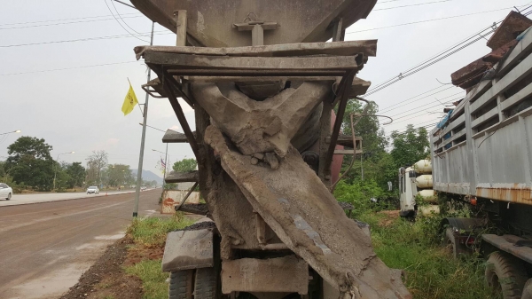 ขาย รถโม่ปูน โม่ตรง 5 คิว ไม่มีทะเบียน HINO ZM ช่วงล่างเบรคแห้ง เครื่อง EK100 260 แรงม้า คัสซีสวย เบรคทิฟฟี่ พวงมาลัยพาวเวอร์ รถใช้งานอยู่ครับ