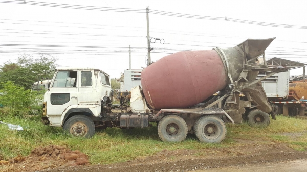 ขาย รถโม่ปูน โม่ตรง 5 คิว ไม่มีทะเบียน HINO ZM ช่วงล่างเบรคแห้ง เครื่อง EK100 260 แรงม้า คัสซีสวย เบรคทิฟฟี่ พวงมาลัยพาวเวอร์ รถใช้งานอยู่ครับ