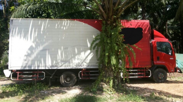 รถอีซูซุ 6 ล้อ ตู้แห้ง  FRR  210 แรงม้า. ปี 57.    สนใจติดต่อ  081 - 6079515