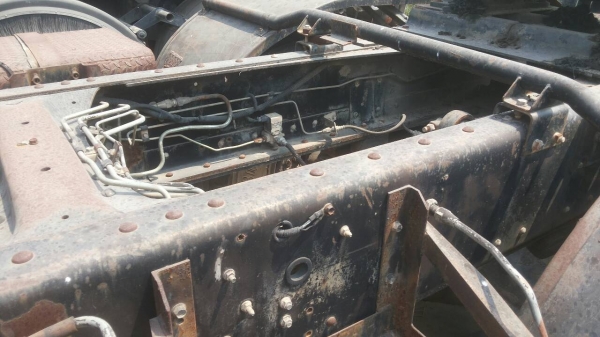 รถอีซูซุ 6 ล้อ ตู้แห้ง  FRR  210 แรงม้า. ปี 57.    สนใจติดต่อ  081 - 6079515