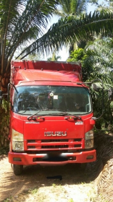 รถอีซูซุ 6 ล้อ ตู้แห้ง  FRR  210 แรงม้า. ปี 57.    สนใจติดต่อ  081 - 6079515