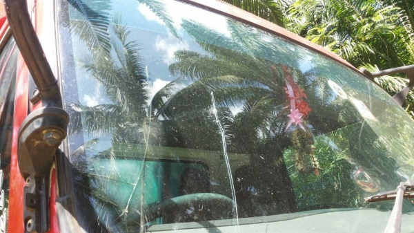 รถอีซูซุ 6 ล้อ ตู้แห้ง  FRR  210 แรงม้า. ปี 57.    สนใจติดต่อ  081 - 6079515