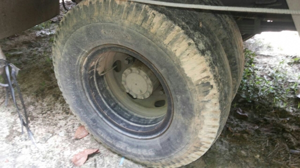 รถอีซูซุ 6 ล้อ ตู้แห้ง  FRR  210 แรงม้า. ปี 57.    สนใจติดต่อ  081 - 6079515