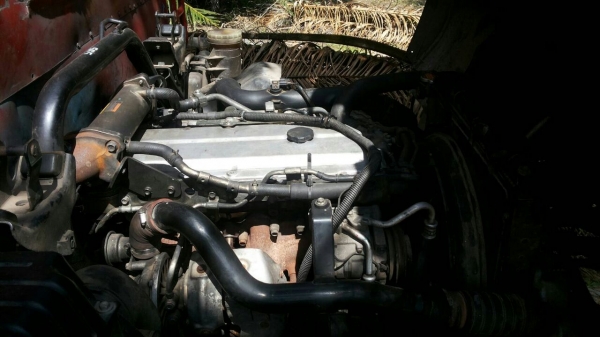 รถอีซูซุ 6 ล้อ ตู้แห้ง  FRR  210 แรงม้า. ปี 57.    สนใจติดต่อ  081 - 6079515