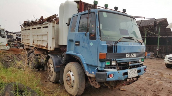 ขาย 10 ล้อดั้ม ISUZU 12 ล้อ เครื่อง 6WA1 360 แรงม้า ติดแก๊ส NGV 10 ถัง มีระบบลากพ่วง คัสซีสวยตลอดเส้น ช่วงล่างดี ทะเบียนพร้อมโอน