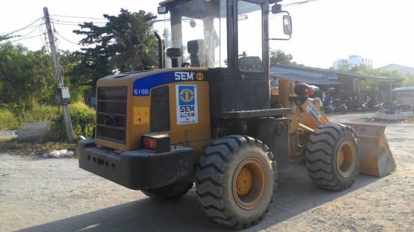 รถตัก SEM - 616B.     ( * รถสวยๆ )   ( รถทำงาน 8xx ชม. )    สนใจติดต่อ  081 - 6079515