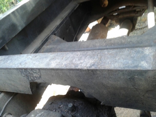 รถฮีโน่  6  ล้อดั้ม FF  168 แรงม้า.   สนใจติดต่อ  081 - 6079515