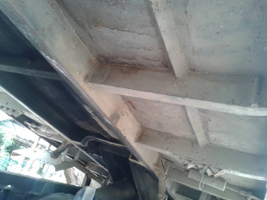 รถฮีโน่  6  ล้อดั้ม FF  168 แรงม้า.   สนใจติดต่อ  081 - 6079515