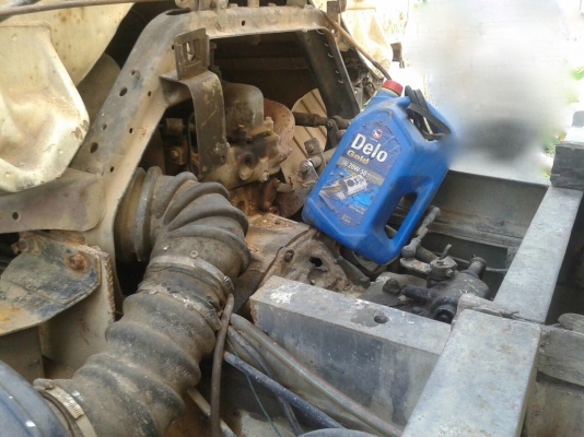 รถฮีโน่  6  ล้อดั้ม FF  168 แรงม้า.   สนใจติดต่อ  081 - 6079515