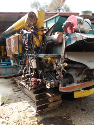 รถยกแพ็ครถเกี่ยว 2 คัน ไทยเจริญ / ส.ทวี + 10 ล้อ เทเลอร์ หน้ายาว 1 คัน ราคา 1.4 ล้าน ต่อรอง