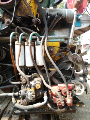 รถยกแพ็ครถเกี่ยว 2 คัน ไทยเจริญ / ส.ทวี + 10 ล้อ เทเลอร์ หน้ายาว 1 คัน ราคา 1.4 ล้าน ต่อรอง