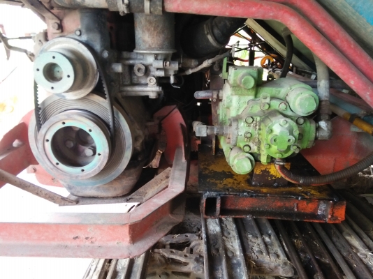 รถยกแพ็ครถเกี่ยว 2 คัน ไทยเจริญ / ส.ทวี + 10 ล้อ เทเลอร์ หน้ายาว 1 คัน ราคา 1.4 ล้าน ต่อรอง