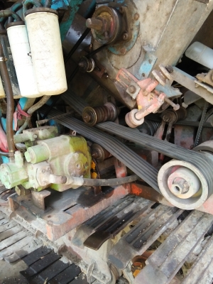 รถยกแพ็ครถเกี่ยว 2 คัน ไทยเจริญ / ส.ทวี + 10 ล้อ เทเลอร์ หน้ายาว 1 คัน ราคา 1.4 ล้าน ต่อรอง