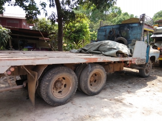 รถยกแพ็ครถเกี่ยว 2 คัน ไทยเจริญ / ส.ทวี + 10 ล้อ เทเลอร์ หน้ายาว 1 คัน ราคา 1.4 ล้าน ต่อรอง