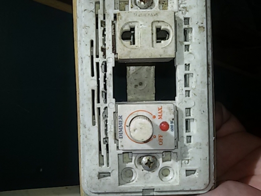 ขายมอเตอร์ไฟฟ้าใช้ได้ทั้งไฟแบตเตอรี่และไฟบ้าน 12 - 220 โวลต์   ใช้ได้ทั้งไฟ AC  และ DC