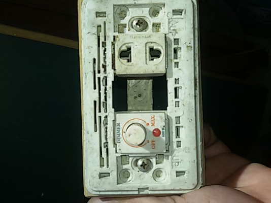 ขายมอเตอร์ไฟฟ้าใช้ได้ทั้งไฟแบตเตอรี่และไฟบ้าน 12 - 220 โวลต์   ใช้ได้ทั้งไฟ AC  และ DC