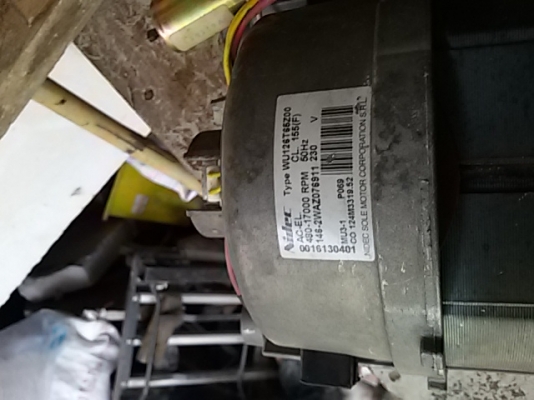 ขายมอเตอร์ไฟฟ้าใช้ได้ทั้งไฟแบตเตอรี่และไฟบ้าน 12 - 220 โวลต์   ใช้ได้ทั้งไฟ AC  และ DC