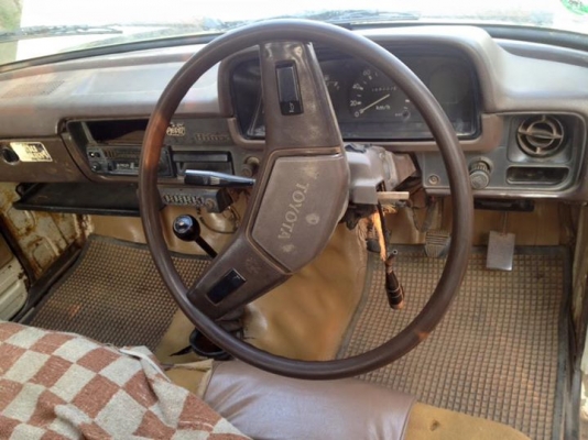 ขายม้าดำไฟกลมช่วงสั้นดีเซลทะเบียนโอน