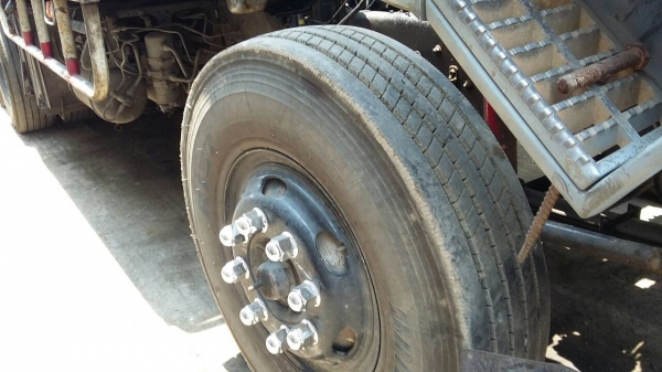 ขาย 840000 ต่อรองได้ 10ล้อเพลาเดียวDECA จัดแนนท์ได้ 700,000