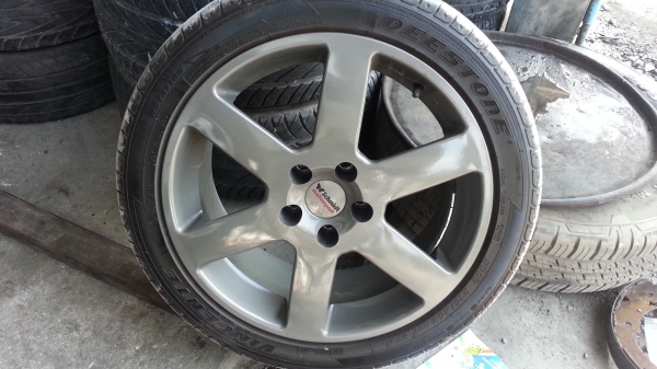 ขายล้อ volvo ขนาด 17 " 5 รู 108 ไม่คด ไม่ดุ้ง ทำสีมาอย่างเดียว ไม่มียาง