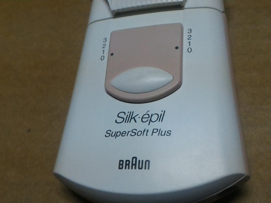 เครื่องกำจัดขน BRAUN  รุ่น Super Soft Plus จากญี่ปุ่น ครบชุดทำงานเการทำงานเงียบของใหม่เก่าเก็บ