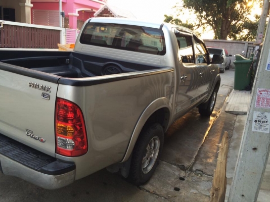 ขาย TOYOTA VIGO ปี 2007 เครื่อง2.5 E  มือเดียวออกห้าง หน้าหลังเดิม สวยทั้งภายในภายนอก ไม่เคยทำสี เดิมทั้งลำคับ สภาพนางฟ้า ไร้ที่ตำหนิคับ เอกสารพร้อมโอน 0876835269   อยากดูตรงใหนเพิ่มโทรเลยคับ คนขายใจดี