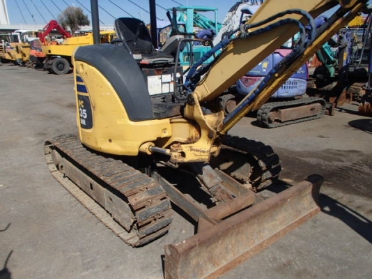 มาแล้ว รถขุด KOMATSU PC35MR-2 มาแล้ว รถขุด KOMATSU PC35MR-2