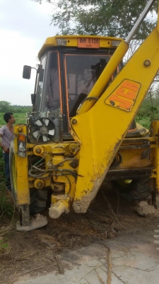 JCB สภาพพร้อมใช้งาน JCB สภาพพร้อมใช้งาน